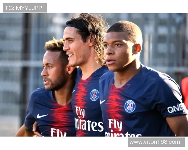 巴西足球明星加盟皇马的辉煌历程与影响分析