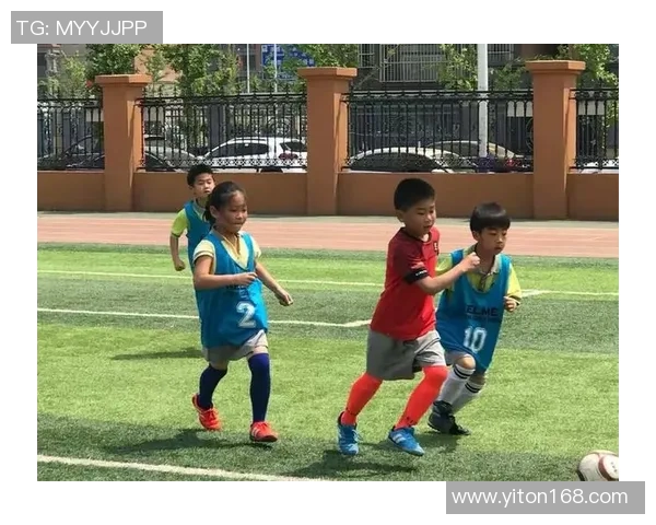 足球明星童年回忆珍藏照揭秘他们的成长历程与梦想起航 足球明星童年回忆珍藏照揭秘他们的成长历程与梦想起航